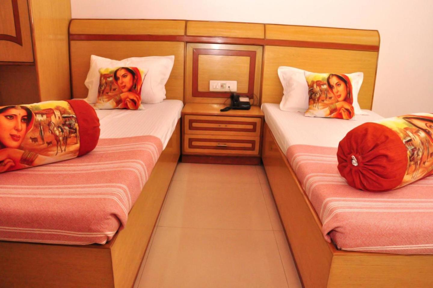 Hotel Blue Bell - Karol Bagh New Delhi Dış mekan fotoğraf