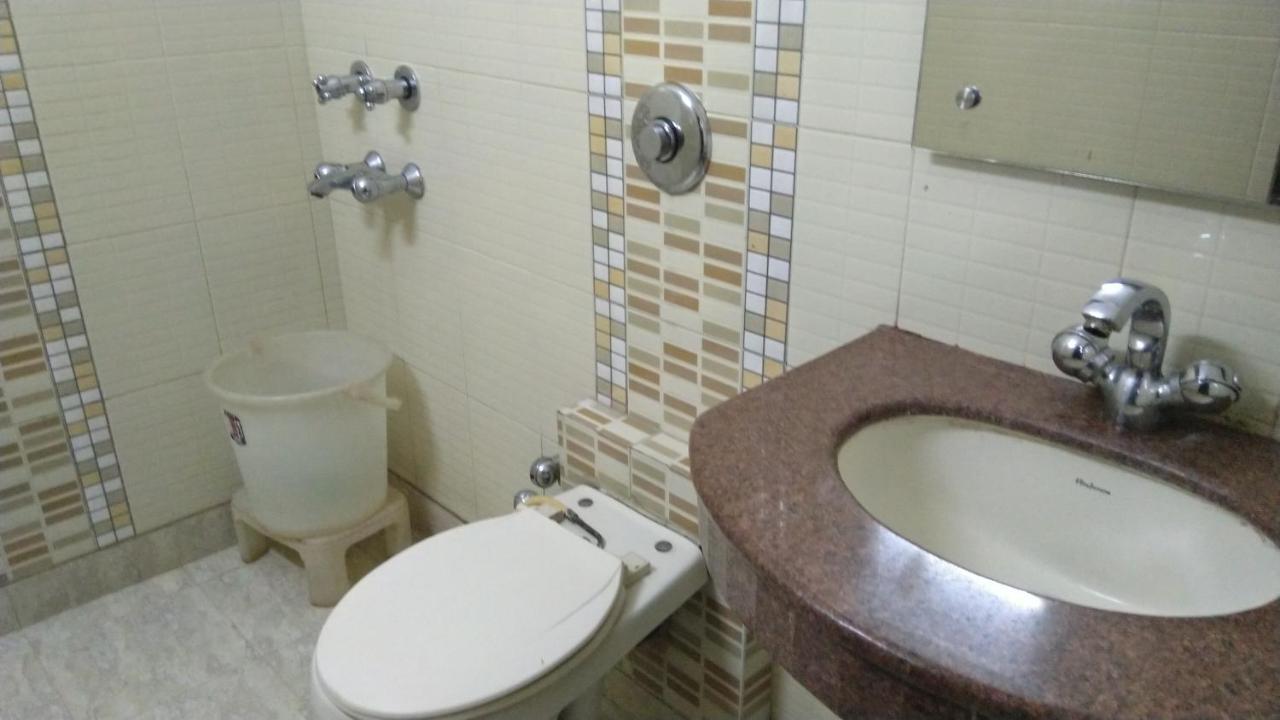 Hotel Blue Bell - Karol Bagh New Delhi Dış mekan fotoğraf